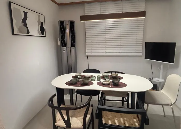 Ssunny Arirang-myeongdon Station Subway,성신여대역walk,창경궁, Quiet&cozy Seoul