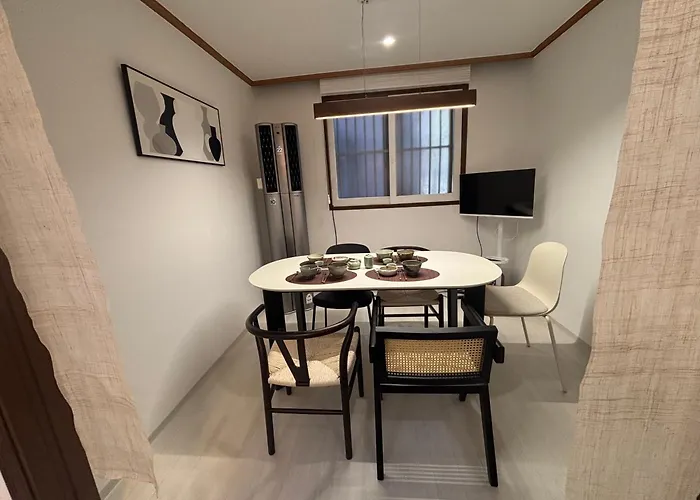 Ssunny Arirang-myeongdon Station Subway,성신여대역walk,창경궁, Quiet&cozy Apartment