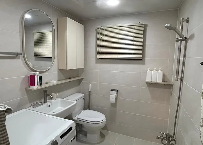 Apartment Ssunny Arirang-myeongdon Station Subway,성신여대역walk,창경궁, Quiet&cozy *